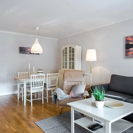 Big 1br Very Central Apt With Balcony! شقة