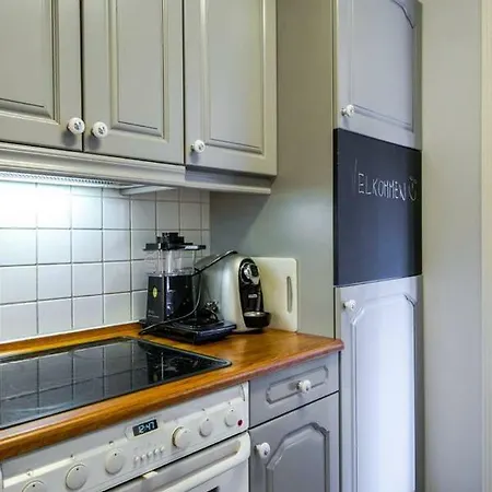 Lägenhet Big 1br Very Central Apt With Balcony! *