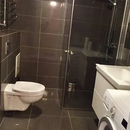 شقة Big 1br Very Central Apt With Balcony! *